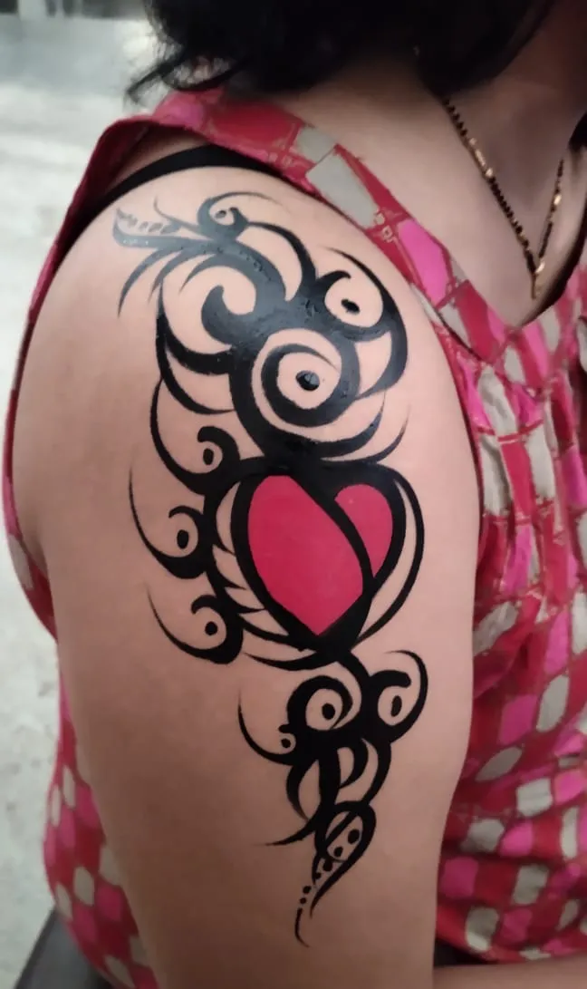 Tattoo artist