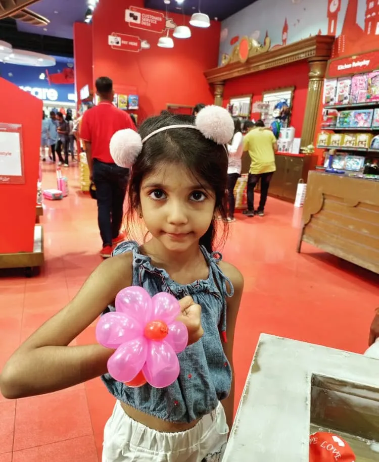 Balloon twister in Chennai for carnival event